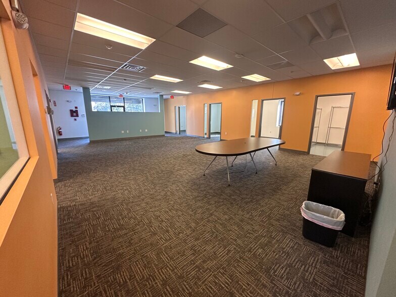 More Photos Of 6 Garden St, Danvers Service For Lease