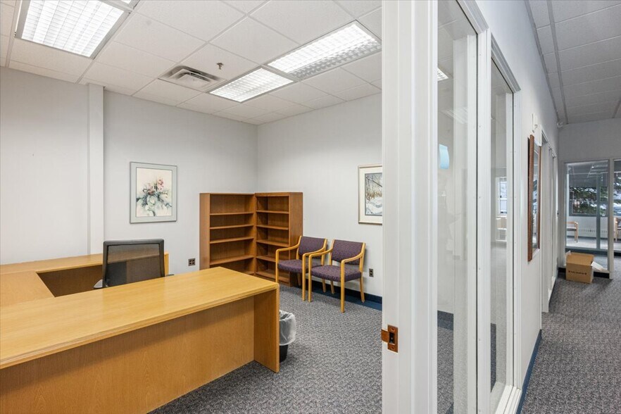More Photos Of 7001 Jewel Lake Rd, Anchorage Office For Sale