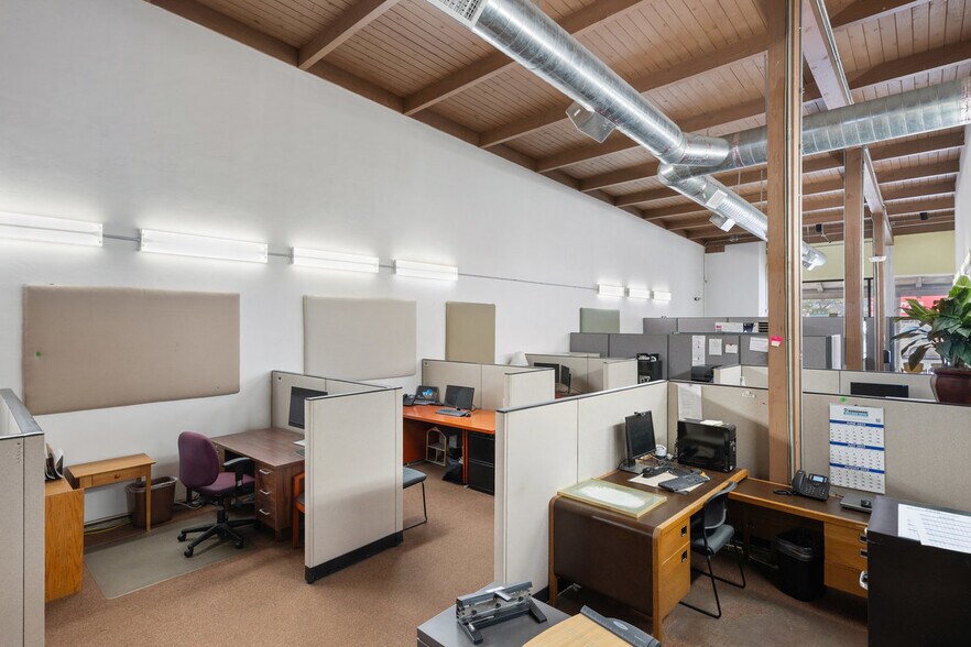 More Photos Of 482 Manor Plz, Pacifica Storefront For Sale