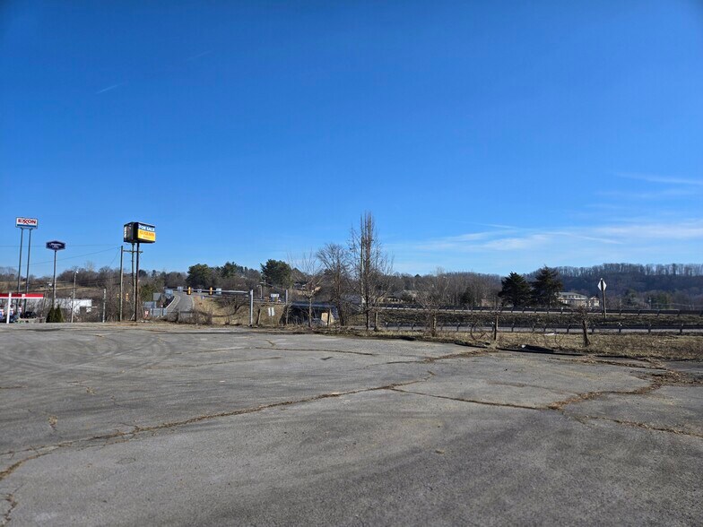 More Photos Of 611 Cummings St, Abingdon Land For Sale