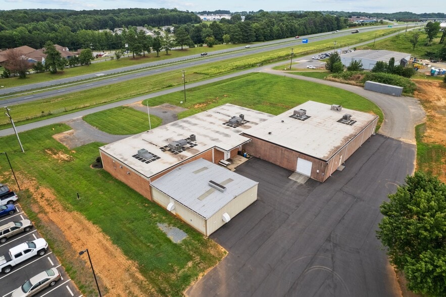 More Photos Of 157 Industrial Dr, King Warehouse For Lease