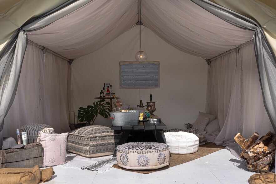 More Photos Of 349 Wellington Main St, Prince Edward Hotel For Sale