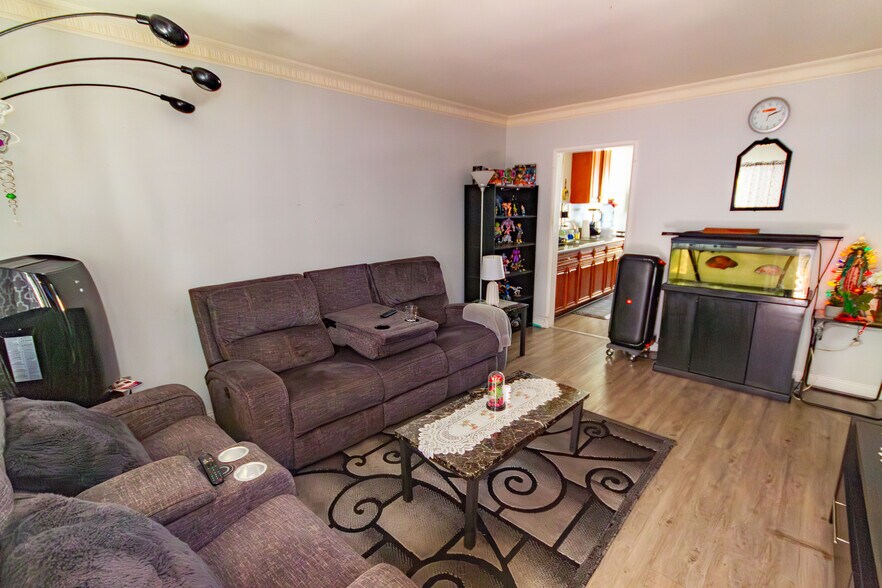 More Photos Of , Los Angeles Multifamily For Sale