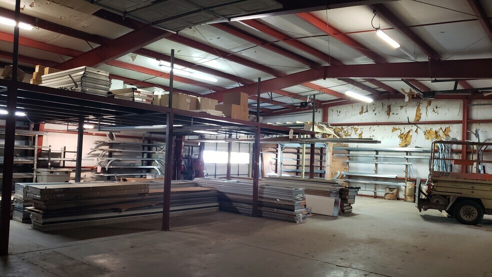 More Photos Of 6060-6104 S Southeast blvd, Derby Industrial For Sale
