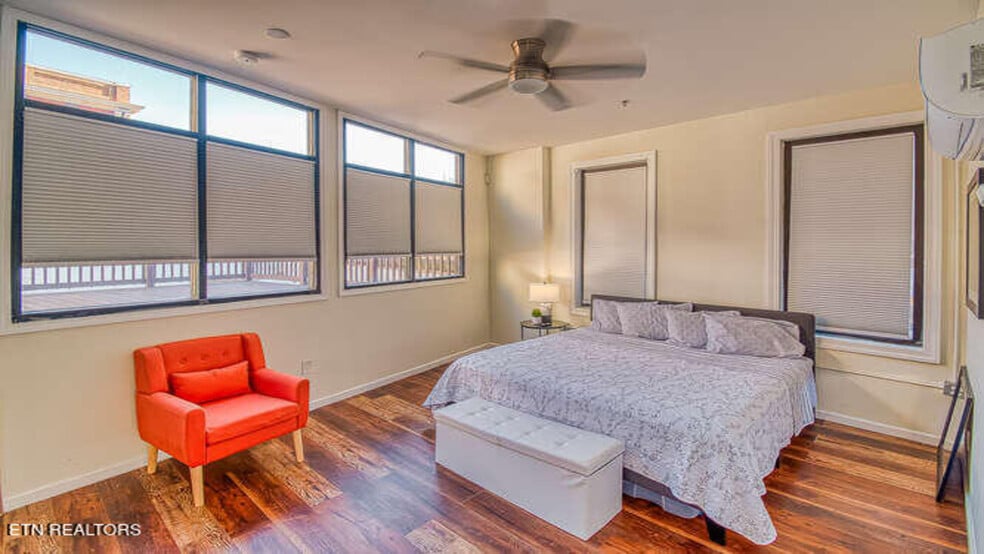 More Photos Of 145 S Gay St, Knoxville Restaurant For Sale