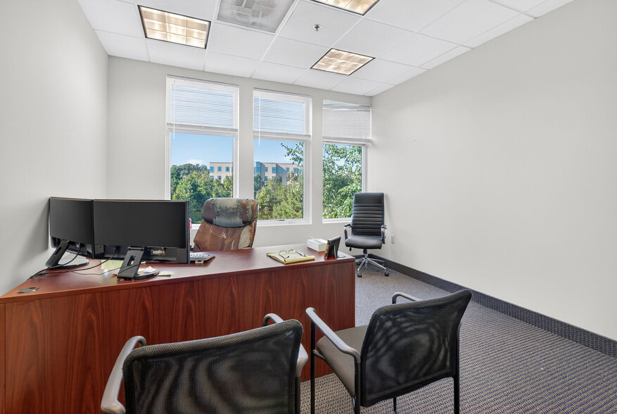 More Photos Of 46165 Westlake Dr, Sterling Medical For Sale