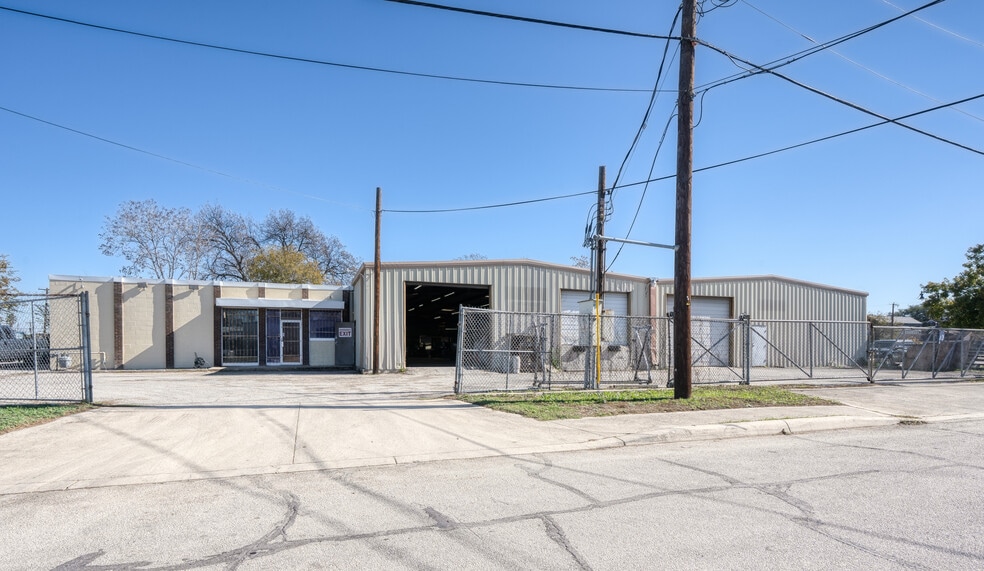 Primary Photo Of 110 Connelly, San Antonio Manufacturing For Lease