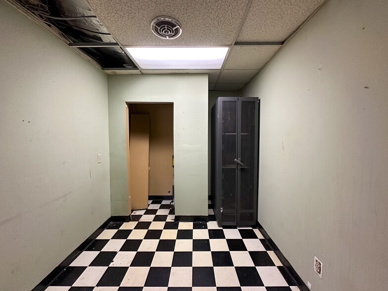 More Photos Of 4666-4678 Broad St, Sumter Restaurant For Sale