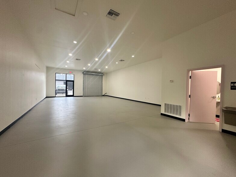 More Photos Of 741 Tillman Pl, Plant City Light Distribution For Lease