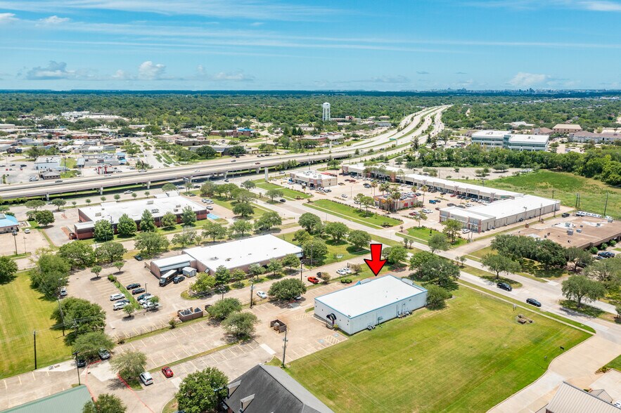 More Photos Of 470 This Way St, Lake Jackson General Retail For Sale