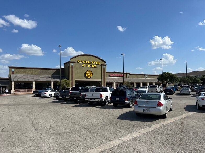 More Photos Of 7650 FM 78, San Antonio Storefront For Lease