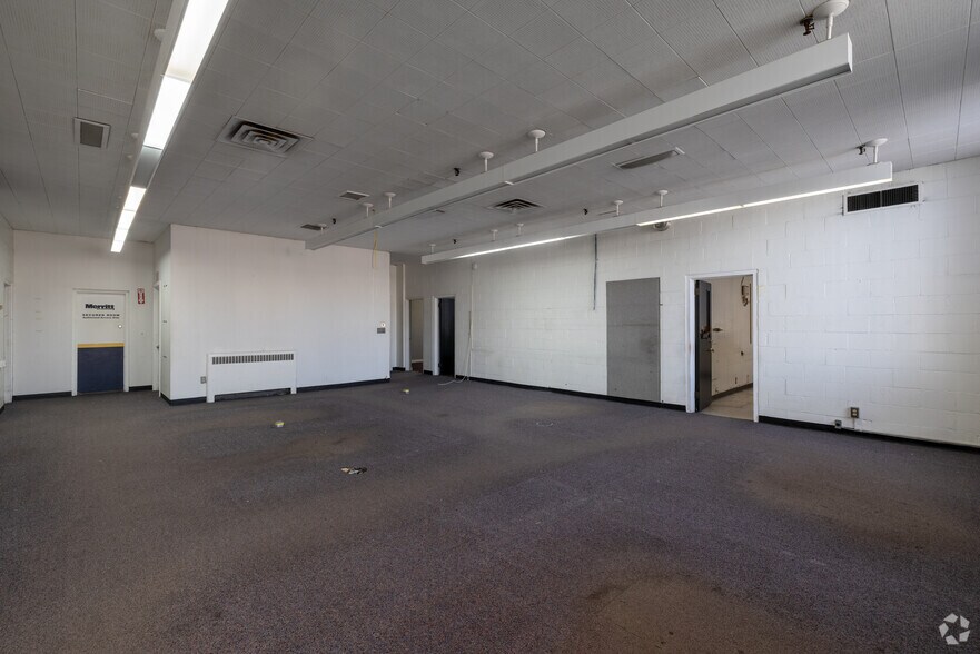 More Photos Of 650 Franklin Ave, Hartford Manufacturing For Sale