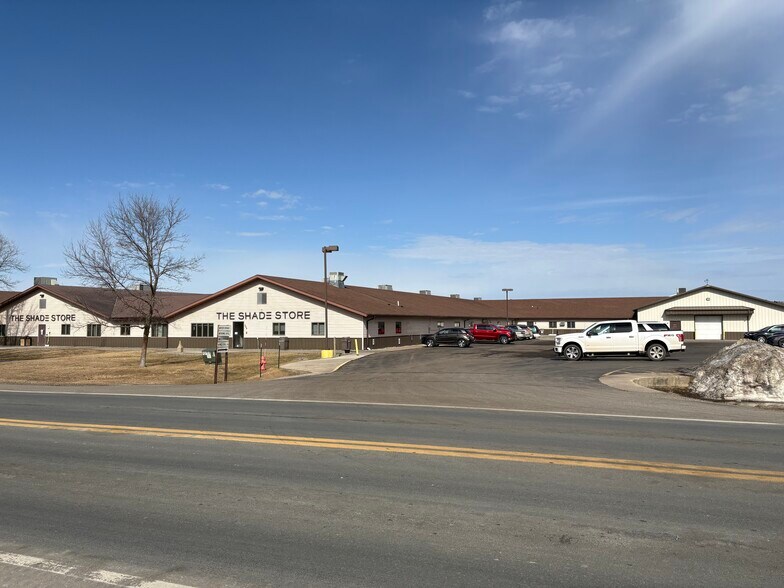 More Photos Of 348 Summit Ave W, Blackduck Manufacturing For Lease