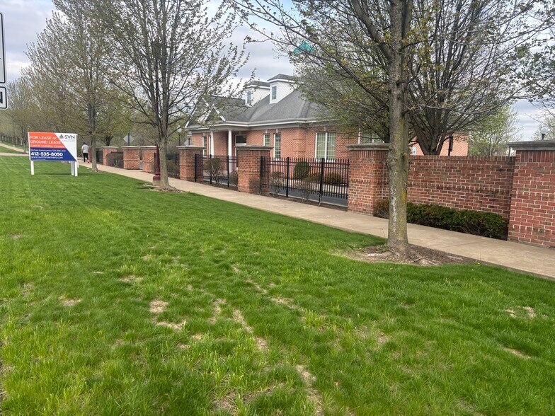 More Photos Of 2630 Rochester Rd, Cranberry Township Freestanding For Lease