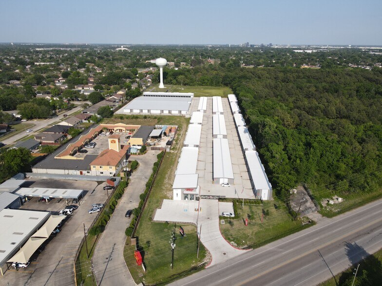 More Photos Of 11716 Veterans Memorial Dr, Houston Self Storage For Sale