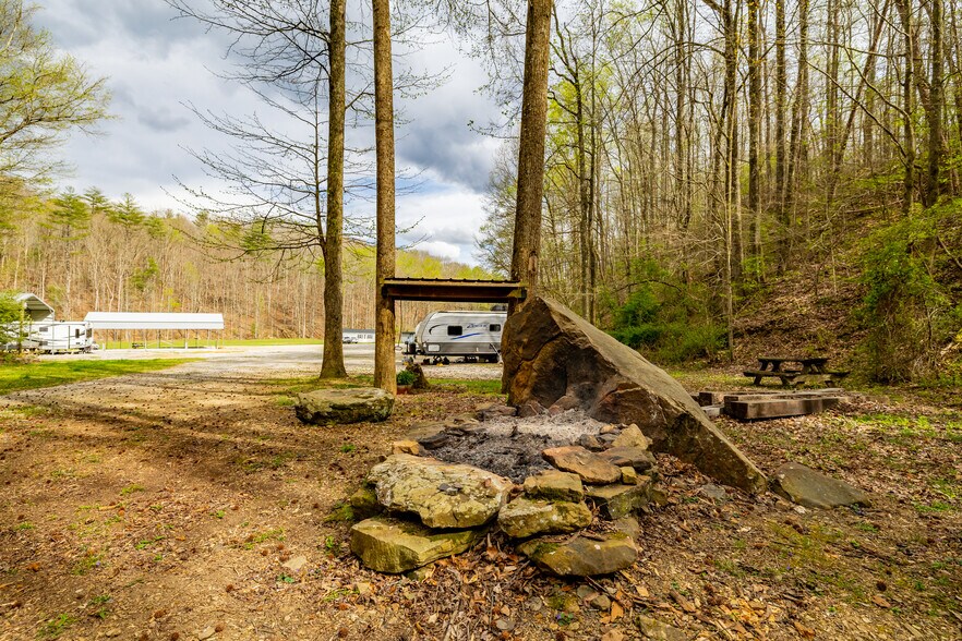 More Photos Of 1534 Cove Ln, Oliver Springs Sports And Entertainment For Sale