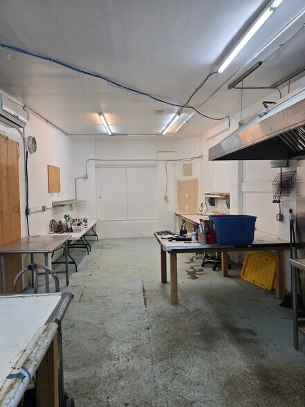 More Photos Of 9724 Aurora Ave N, Seattle Restaurant For Lease