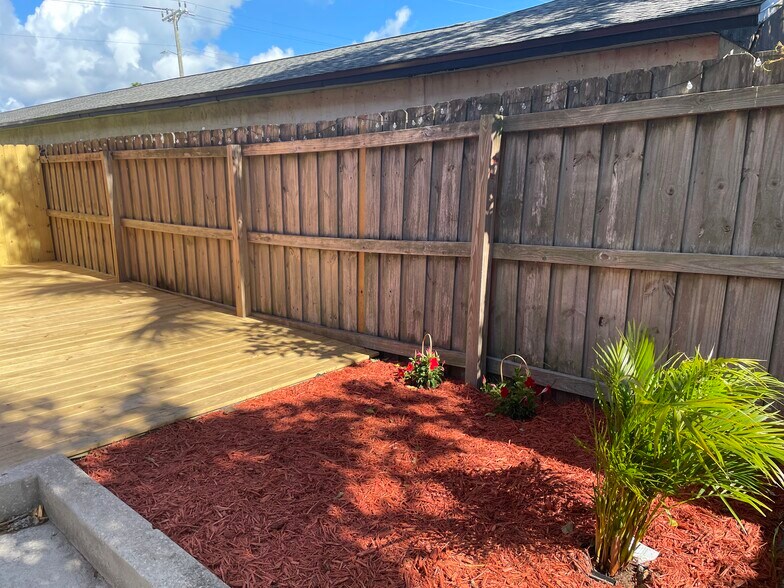 More Photos Of 125 N Brevard Ave, Cocoa Beach Office For Sale