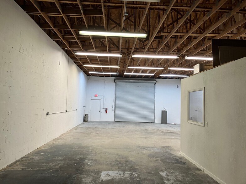 More Photos Of 7660 SE 59th Ct, Ocala Flex For Lease
