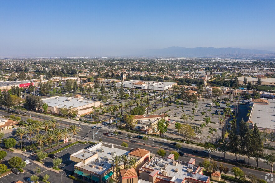 More Photos Of 5533-5549 Philadelphia St, Chino Unknown For Lease