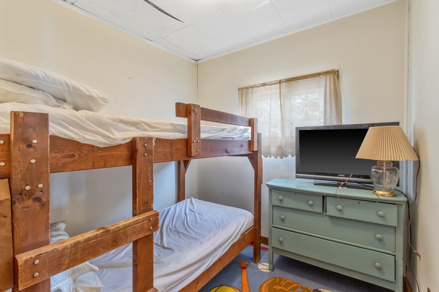 More Photos Of 356 King St, Fair Haven Marina For Sale