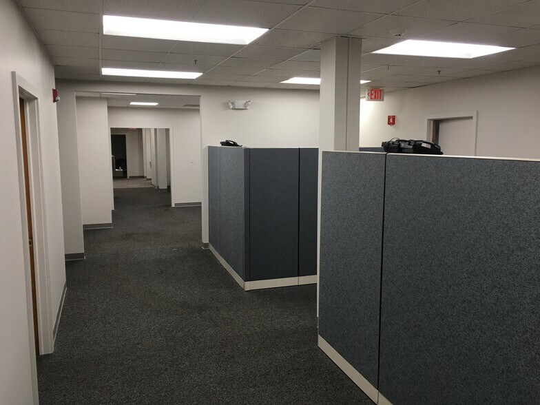 More Photos Of 6181 Thompson Rd, Syracuse Service For Lease