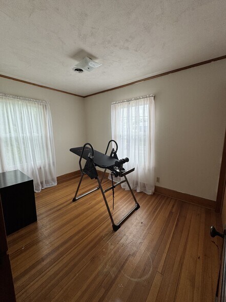 More Photos Of 1134 Troy Schenectady Rd, Latham Medical For Sale