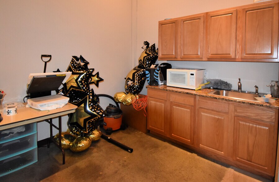 More Photos Of 24 Holt Dr, Stony Point Self Storage For Lease