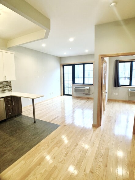 More Photos Of 14-18 31st Ave, Astoria Apartments For Sale