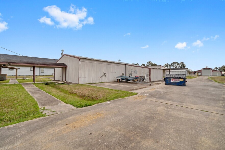 More Photos Of 6738 US Highway 190 E, Livingston Convenience Store For Sale