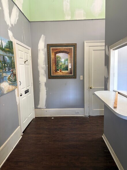 More Photos Of 209 Broad St, Manchester Office Residential For Sale