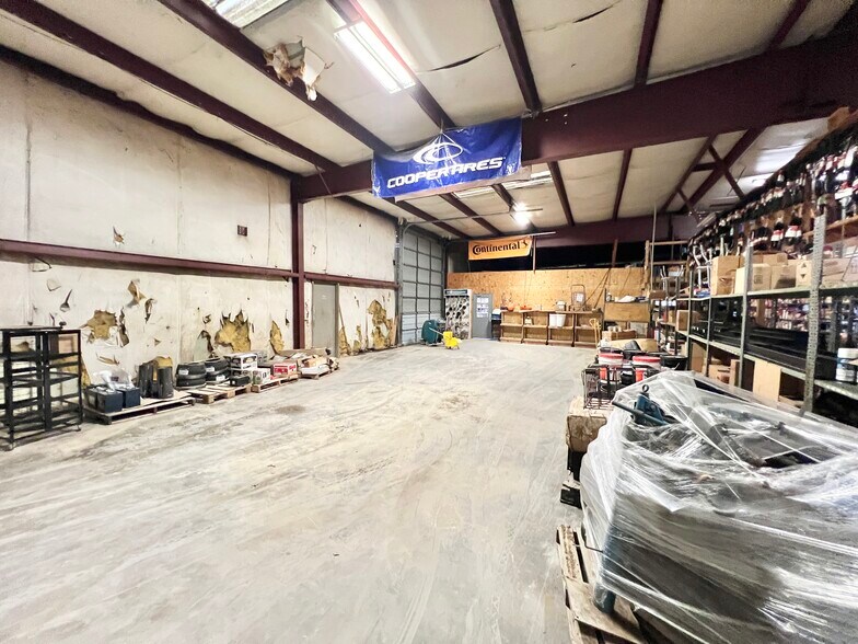 More Photos Of 11660 Highway 96, Millport Auto Repair For Lease