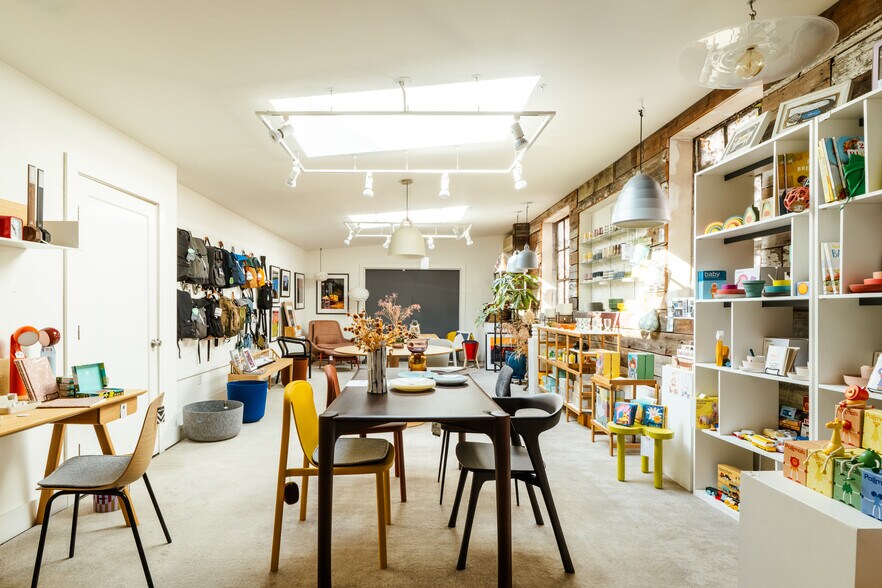 More Photos Of 705 Warren St, Hudson Storefront Retail Residential For Sale