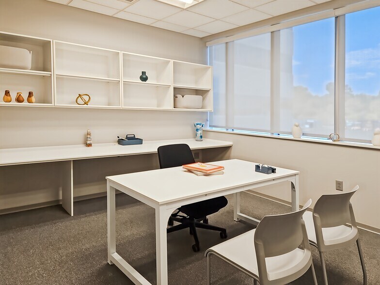 More Photos Of 2321 Energy Dr, Louisville Coworking Space