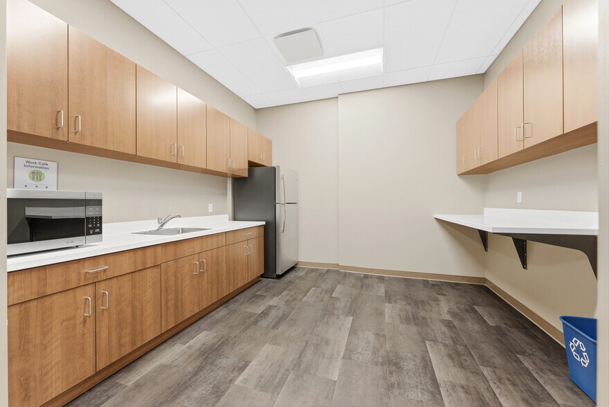More Photos Of 423 Fortress Blvd, Morgantown Office For Sale