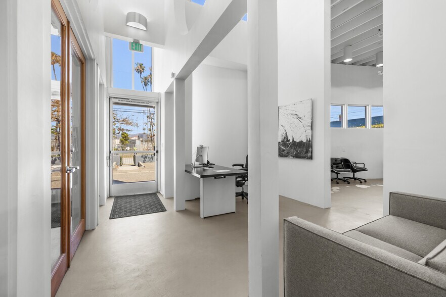 More Photos Of 1500 Olympic Blvd, Santa Monica Loft Creative Space For Lease