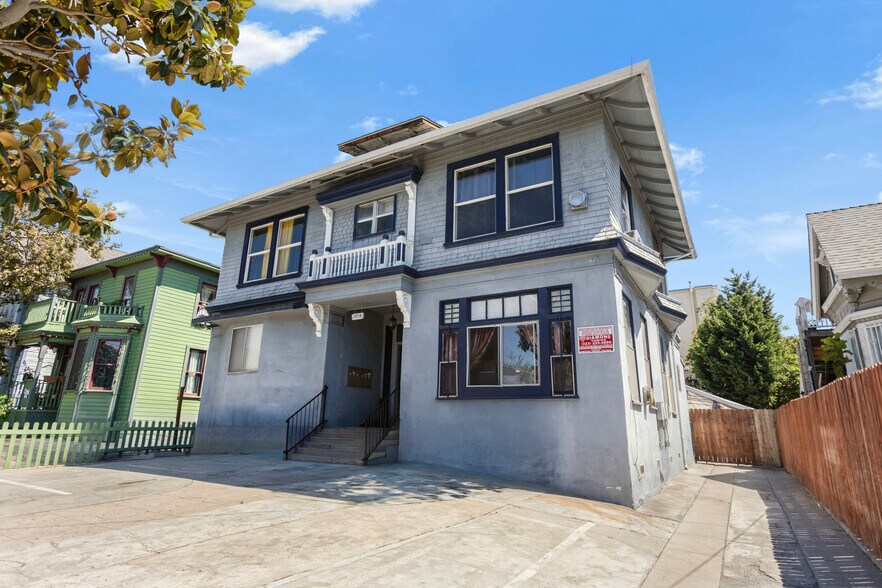 More Photos Of 1978 Bonsallo Ave, Los Angeles Apartments For Sale