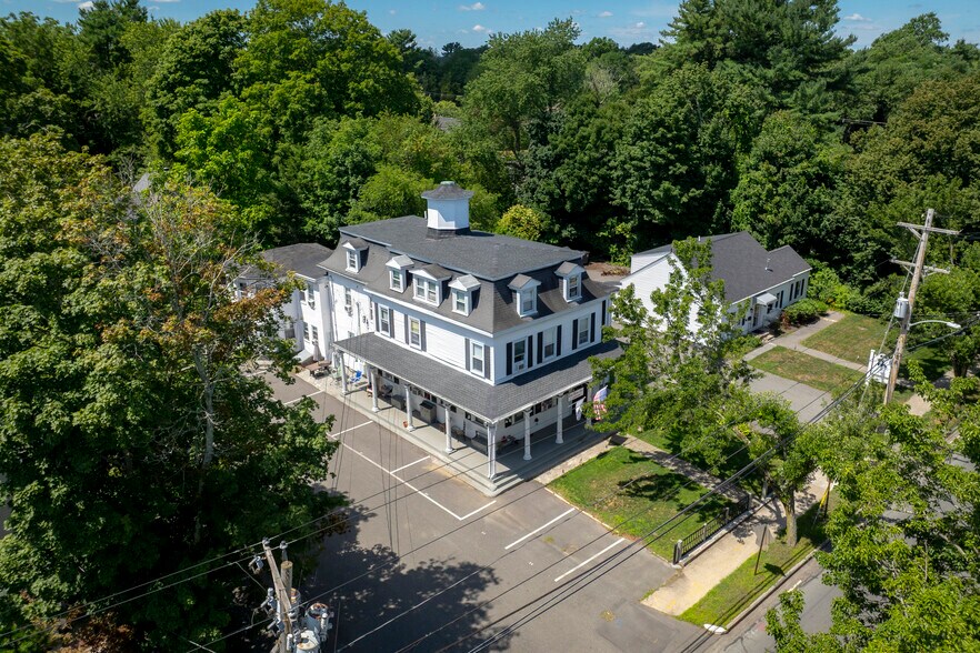 More Photos Of 46 Main St, Bridgewater Hotel For Sale