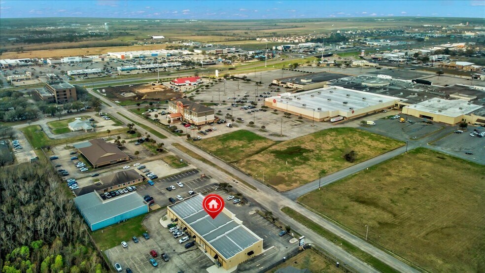 More Photos Of 3250 Central Mall Dr, Port Arthur Office For Sale