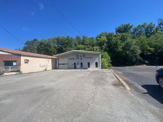 Primary Photo Of 627 E Main St, Pulaski Storefront Retail Office For Sale