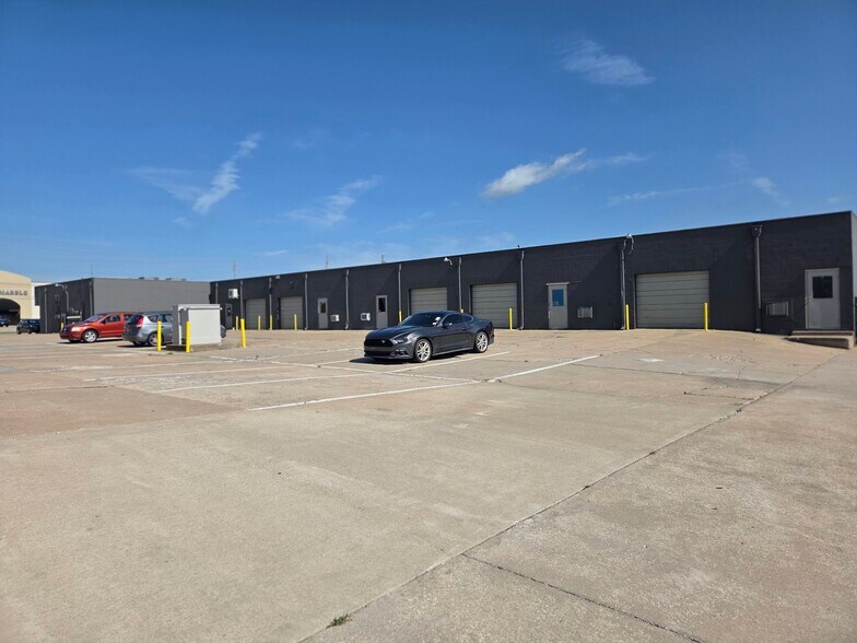More Photos Of 9714-9748 E 55th Pl, Tulsa Light Manufacturing For Lease