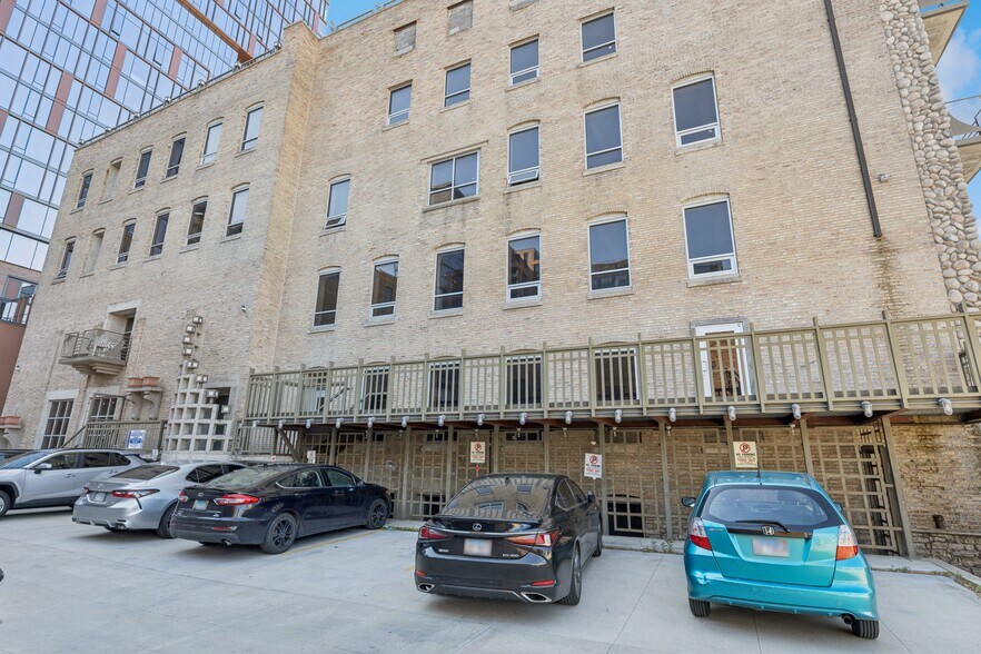 More Photos Of 165 N May St, Chicago Apartments For Sale