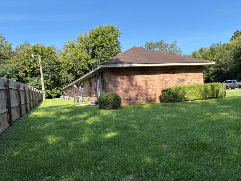 More Photos Of 401 Walden St, Fort Valley Apartments For Sale