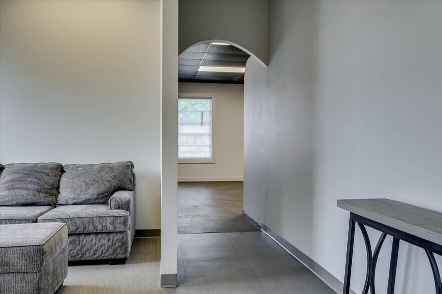 More Photos Of 1010 Druid Park Ave, Augusta Freestanding For Sale