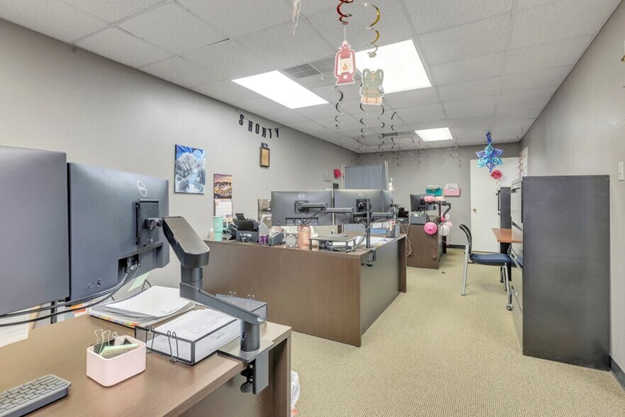 More Photos Of 809 Tower Dr, Odessa Loft Creative Space For Sale