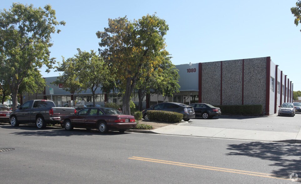 Primary Photo Of 1060-1090 O'Brien Dr, Menlo Park Warehouse For Lease