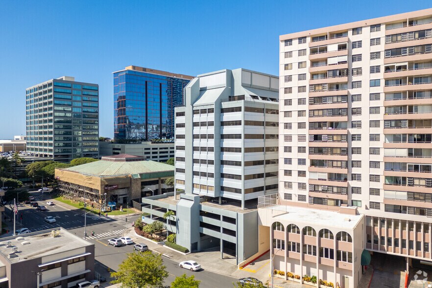 More Photos Of 1580 Makaloa St, Honolulu Office For Lease