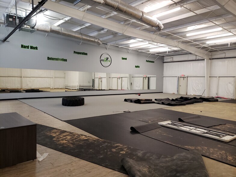 More Photos Of 1292 John Belt Dr, Douglasville Warehouse For Lease