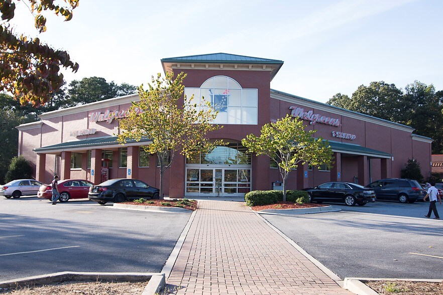 More Photos Of 5675 Jonesboro Rd, Lake City Drugstore For Lease