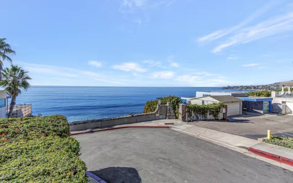 More Photos Of 687-691 S Coast Hwy, Laguna Beach Storefront Retail Office For Sale